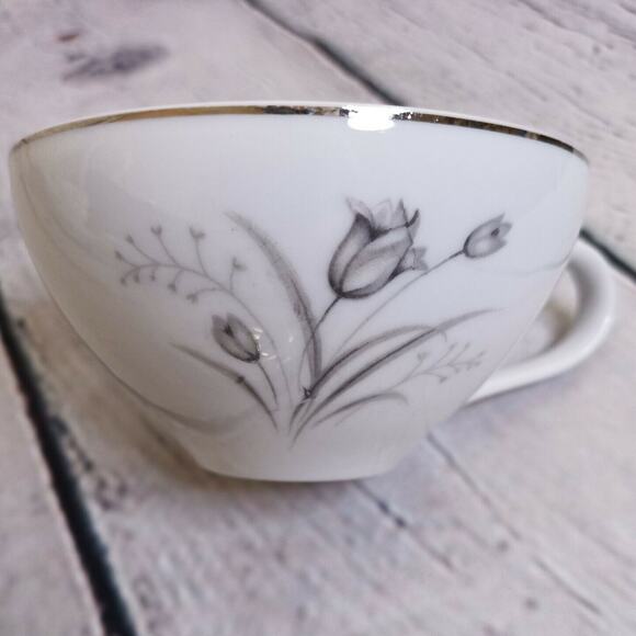 Creative Fine China Royal Elegance Teacup & Saucer Set of 3 - Picture 4 of 10